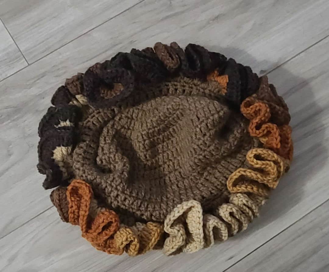 Ruffle crochet beanie (DEEP Wave) ruffled bennie, (Latte stripes)