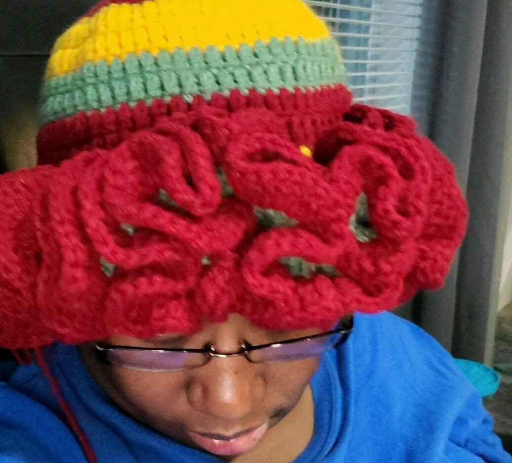 Personalized : Ruffle crochet beanie personalized (DEEP Wave) ruffled Bennie