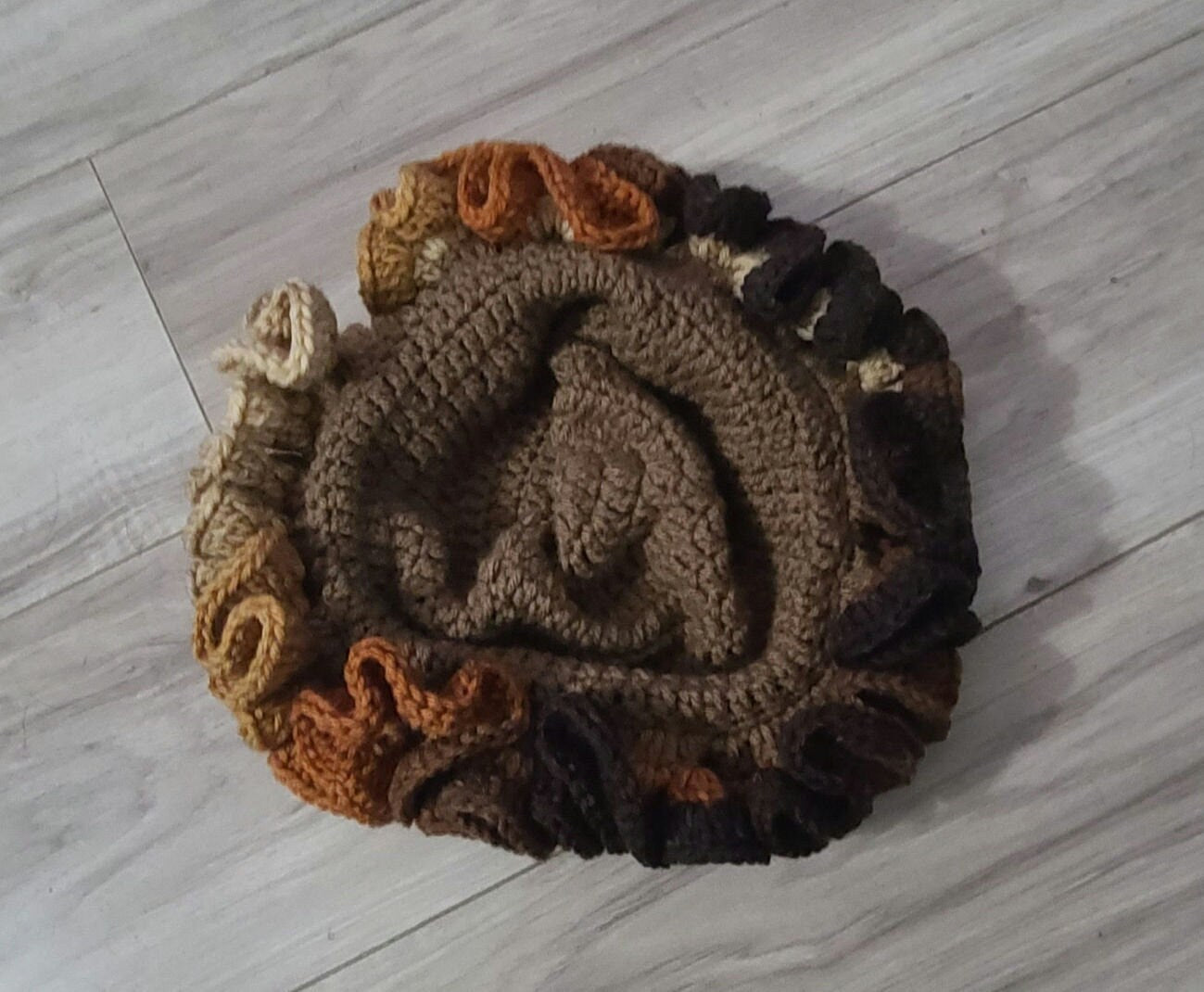 Ruffle crochet beanie (DEEP Wave) ruffled bennie, (Latte stripes)
