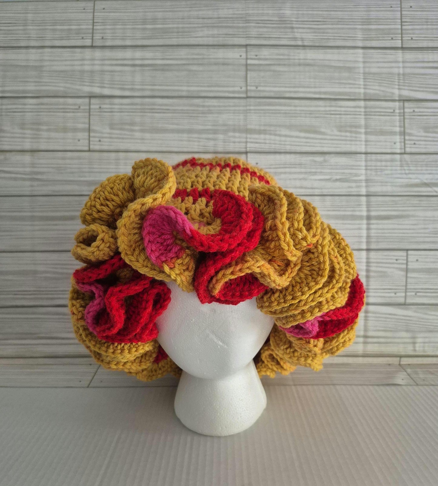 Ruffle crochet beanie (DEEP Wave) lemonade